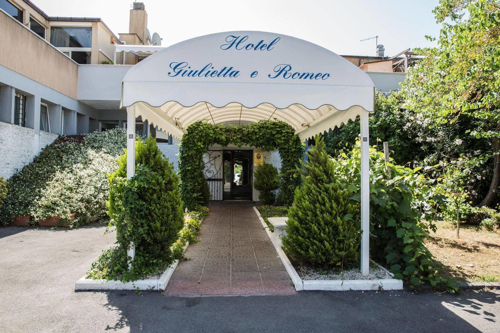 Hotel Giulietta e Romeo Casal Palocco Exterior foto