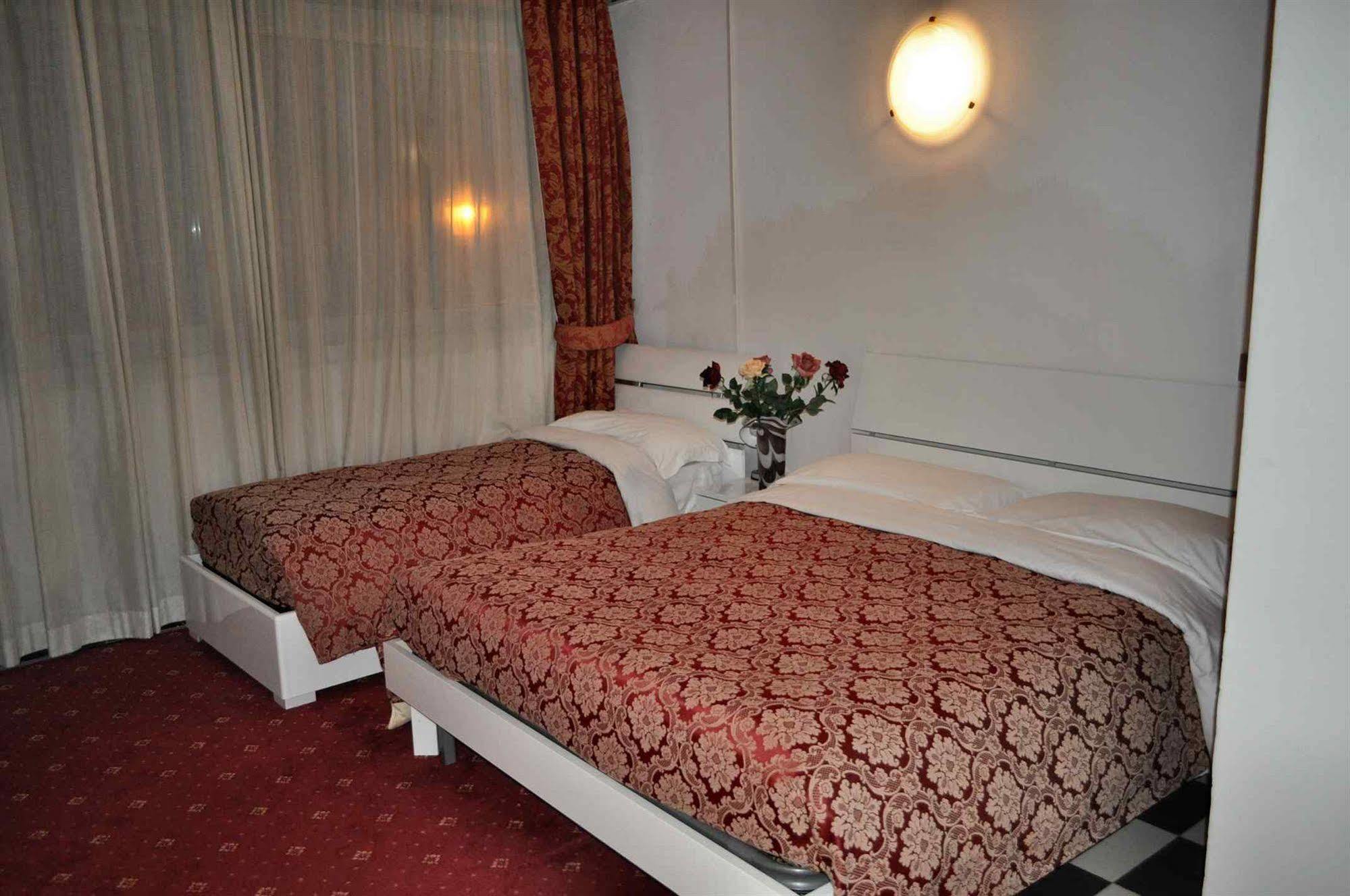 Hotel Giulietta e Romeo Casal Palocco Exterior foto