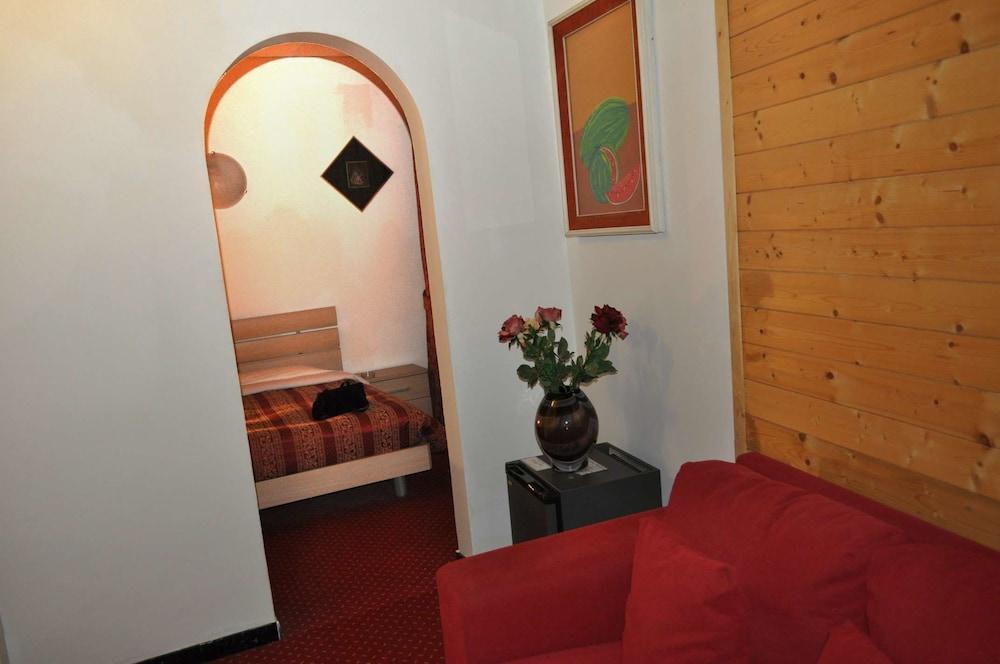 Hotel Giulietta e Romeo Casal Palocco Exterior foto